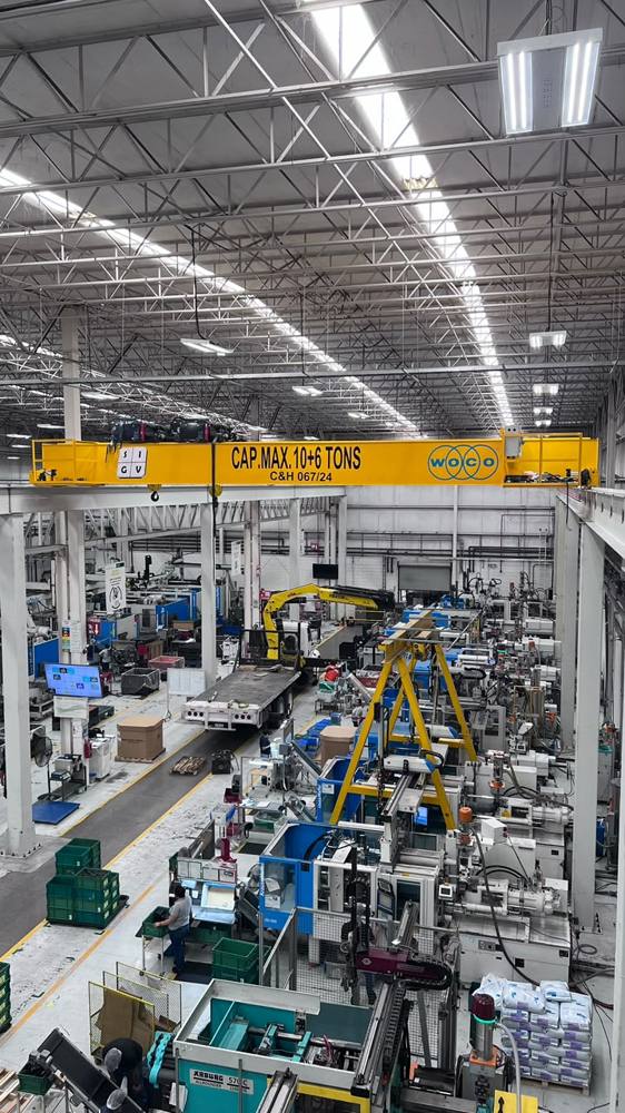 Grúa 10+6 Ton en línea de producción