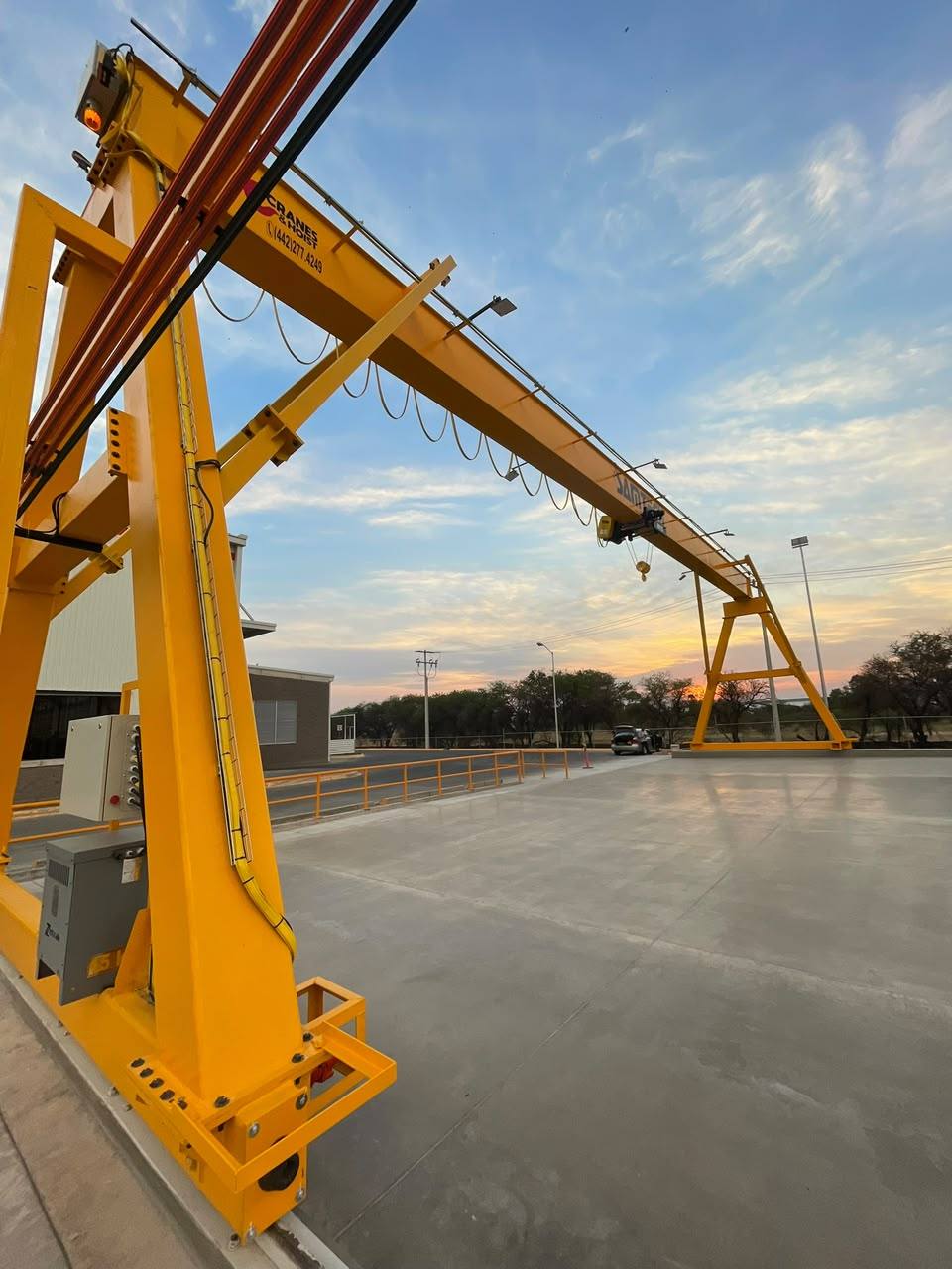 Cranes & Hoist